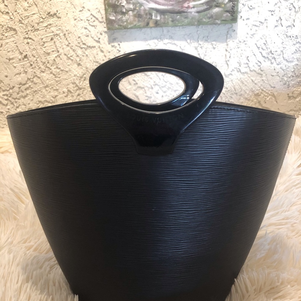 Epi leather Louis Vuitton Noctambule